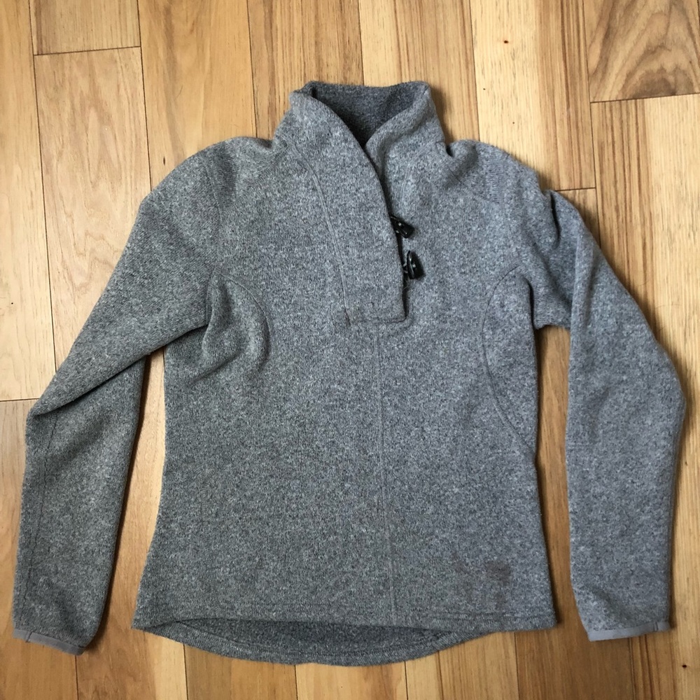 North face sweater